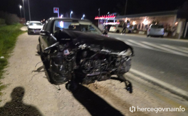 Sudar dva osobna vozila kod Mostara