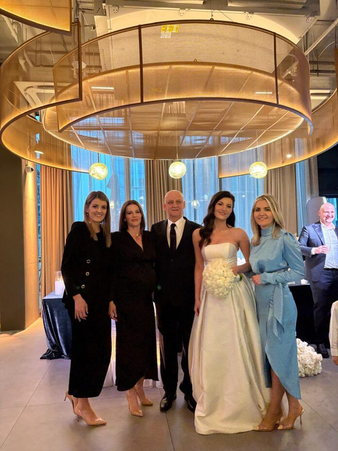 Ljubo Ćesić Rojs na vjenčanju kćeri