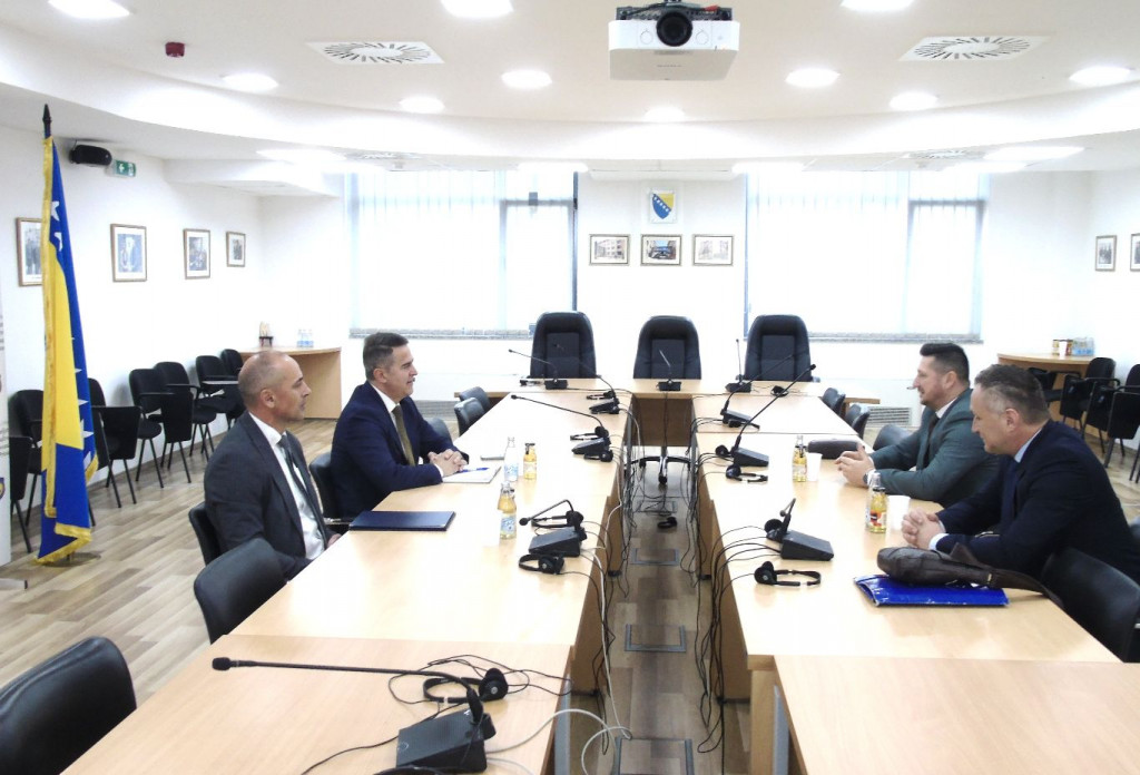 tuziteljstvo i porezna