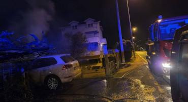 Gorio automobil u naselju Mazoljice