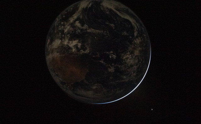 Prve fotografije Zemlje s puta na Mjesec, astronauti ostali bez riječi