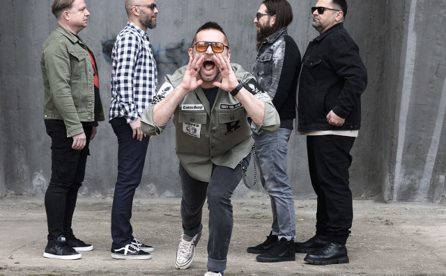 Bend Vatra u prepoznatljivom stilu priziva ljeto