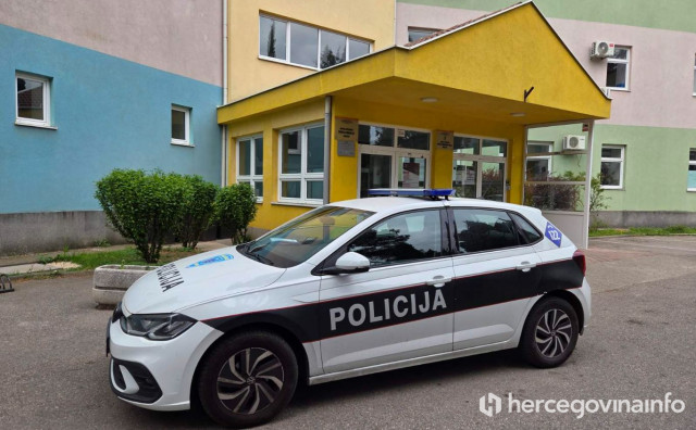 Mladiće koji su slali lažne dojave o bombama tereti se za terorizam, dvojica maloljetni