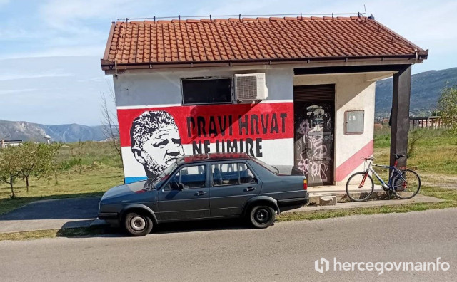 Nije uklonjen grafit Slobodana Praljka u Ortiješu, okupili se i mještani