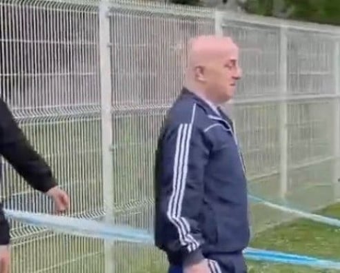 Ovo su prvi koraci Hadžije na slobodi, policajci ga pozdravljali