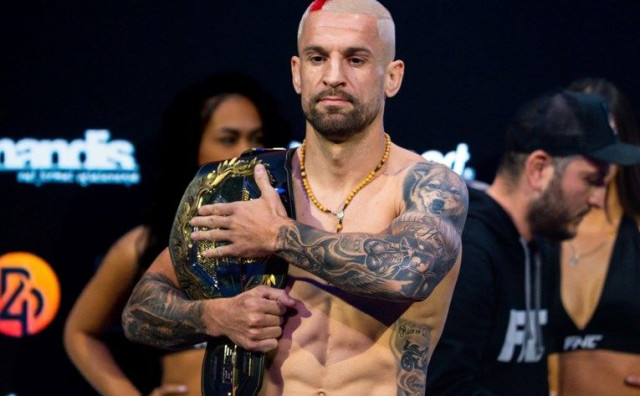 Kexel nokautom srušio Ivana Sičaju i osvojio naslov FNC prvaka