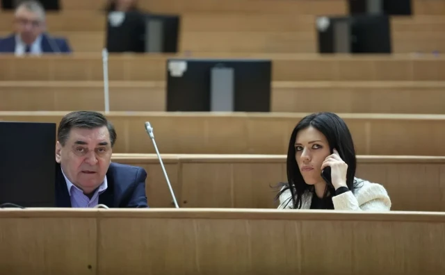 Klub zastupnika SNSD-a dužan Parlamentu BiH za hranu i piće