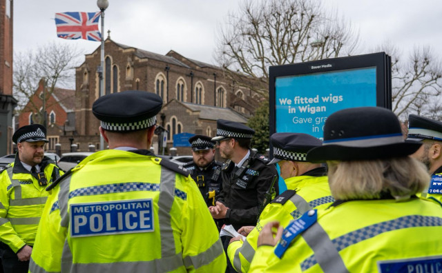 Londonska policija došla po gradonačelnika pa zaboravili torbu s oružjem, pronašla ju prolaznica