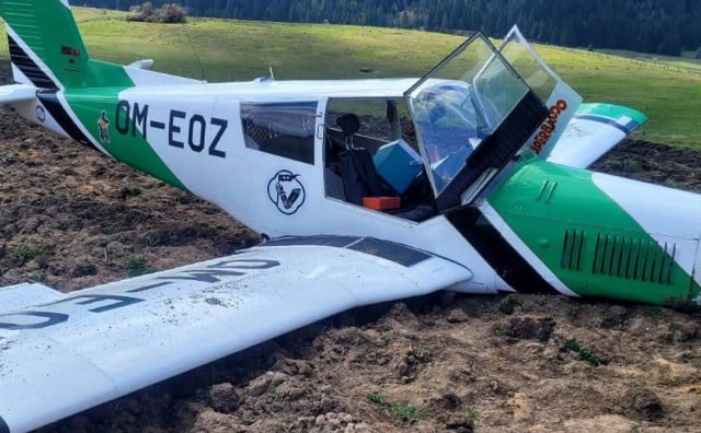 Privatni avion iz Slovačke prinudno sletio na oranicu na Vlašiću