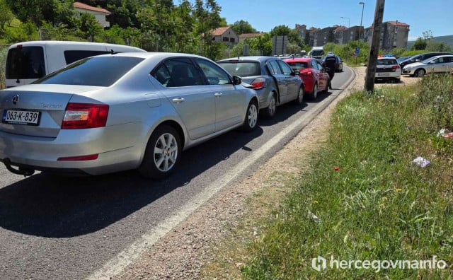 Lančani sudar u Mostaru: Tri automobila sudjelovala u nesreći na M17