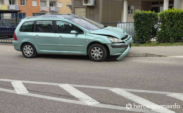 Sudar dva osobna automobila u Mostaru