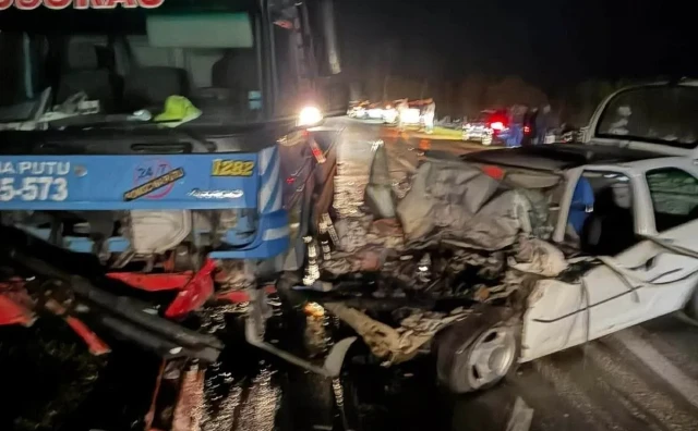 Svećenik i njegova supruga poginuli kod Bosanskog Broda, djeca prevezena u bolnicu