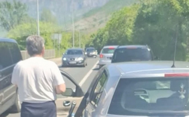 Prometna nezgoda kod Sutine, promet se odvija naizmjenično
