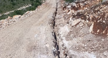 Investitor Enersol d.o.o, a izvođač radova, ES - BI - EM d.o.o. Mostar na probijanju novog nezakonitog puta
