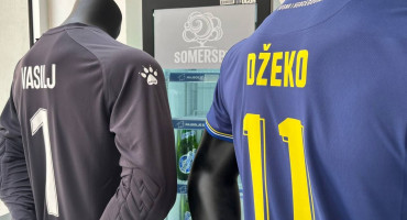 Nogometna reprezentacija BiH dres