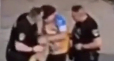 Policajaca udario maloljetnika u Tuzli