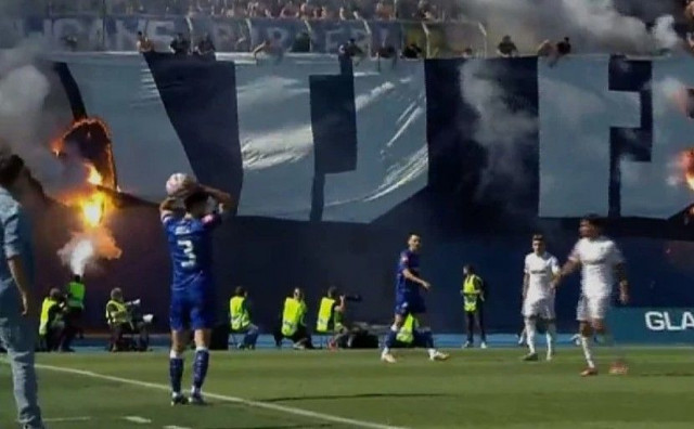 Vatreno na Maksimiru, Torcida zapalila transparent Bad Blue Boysima