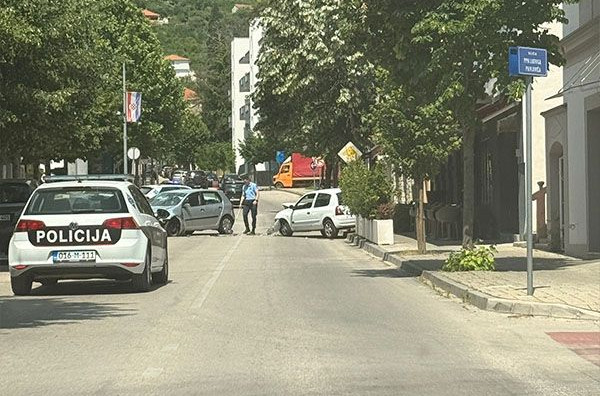 Dvije osobe ozlijeđene u prometnoj nesreći u Ljubuškom