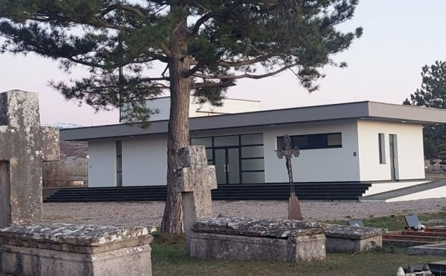 Mrtvačnica na Gradskom groblju sv. Mihovil u Livnu