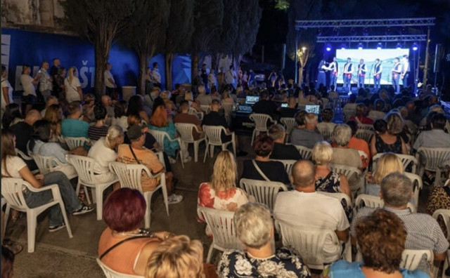 Sergej Ćetković, Divlje jagode i Giuliano ovog ljeta nastupaju u Neumu