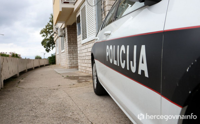 Policija u Neumu zadržala osobu zbog marihuane