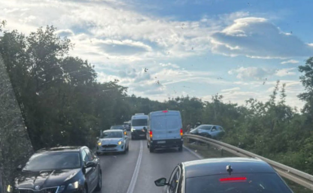 Prometna nezgoda u Pologu, promet se odvija usporeno