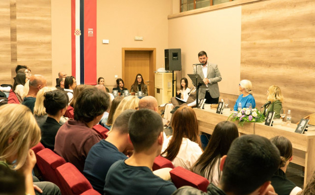 U Mostaru predstavljena zbirka 'Pjesme grijeha i otkupljenja' Ivana Prskala