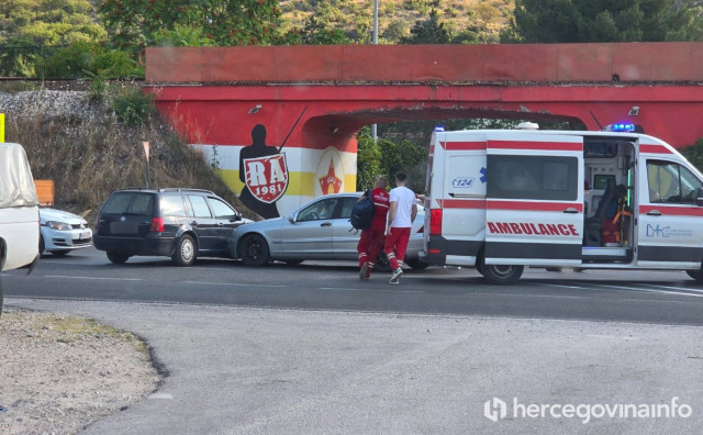 Jedna osoba ozlijeđena u prometnoj nesreći na M-17 u Mostaru