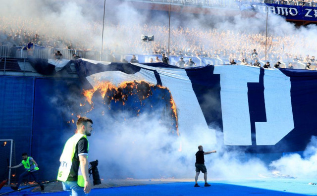 Poznato kako je Torcida zapalila ogromni transparent na sjeveru