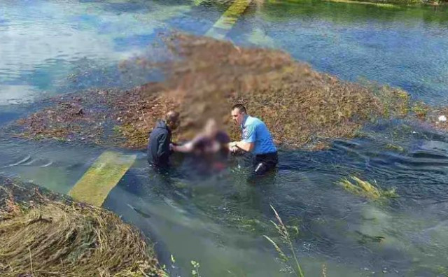 Trebinjski policajci spasili ženu koja je skočila u Trebišnjicu