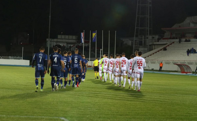 Zrinjski na poluvremenu ima 2:0 protiv Željezničara, Velež vodi protiv Radnika