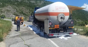 Curenja plina iz cisterne kod Nevesinja