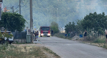 Požar u mostarskom naselju Ortiješ 