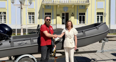 specijalizirano plovilo za praćenje i uklanjanje riječnog otpada u slivu Neretve