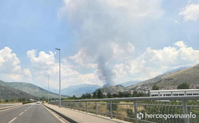dim u Mostaru zbog požara na deponiji