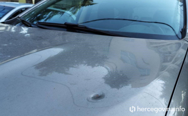 metak oštetio automobil na Rudniku