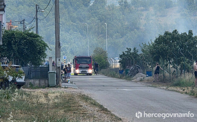 Požar u mostarskom naselju Ortiješ 
