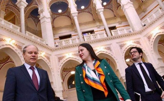 U igru za visokog predstavnika uskače i Francuz Rene Troccaz