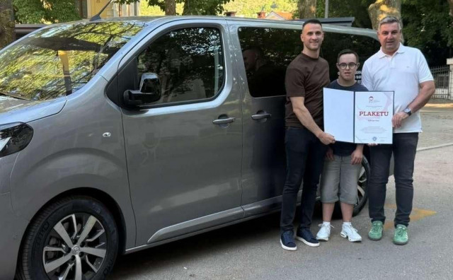 Udruga 'Otac' donirala 7.000 KM za novi kombi Udruge za Down sindrom Mostar