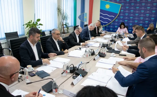 Vlada HNŽ izdvaja 100.000 KM za studente, MUP dobiva opremu vrijednu 1,7 milijuna KM