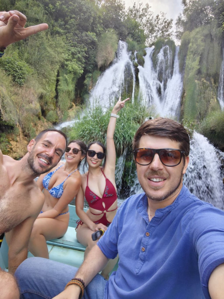 Dacesin Slobodan Tomić, influenceri Kravica