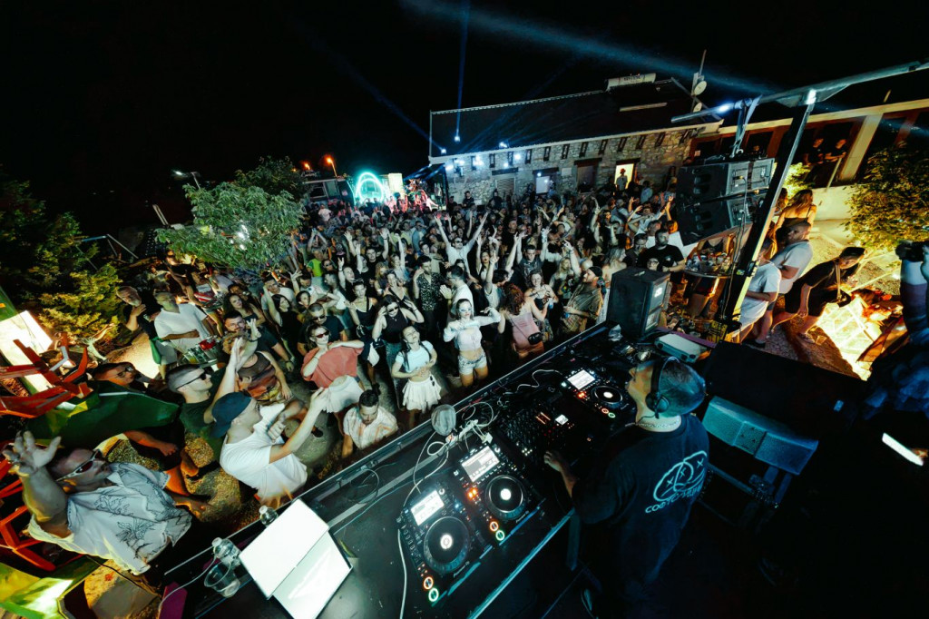 Festival From Herz With Love na mostarskoj Fortici okupio je više od tisuću posjetitelja. Pogledajte veliku fotogaleriju s dvije festivalske večeri.