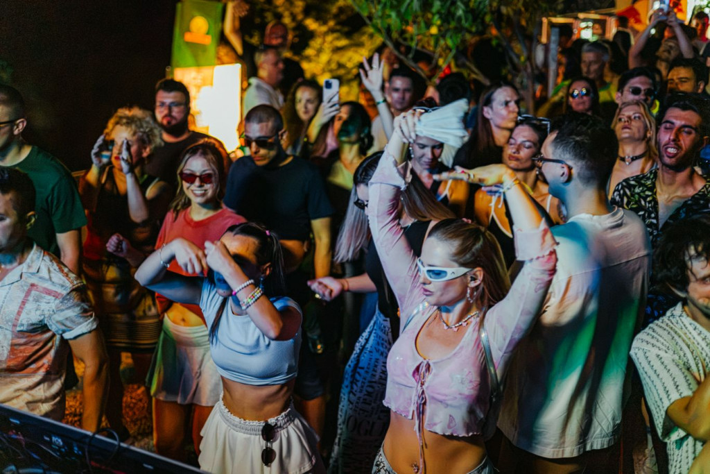 Festival From Herz With Love na mostarskoj Fortici okupio je više od tisuću posjetitelja. Pogledajte veliku fotogaleriju s dvije festivalske večeri.