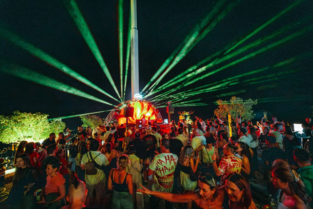Festival From Herz With Love na mostarskoj Fortici okupio je više od tisuću posjetitelja. Pogledajte veliku fotogaleriju s dvije festivalske večeri.