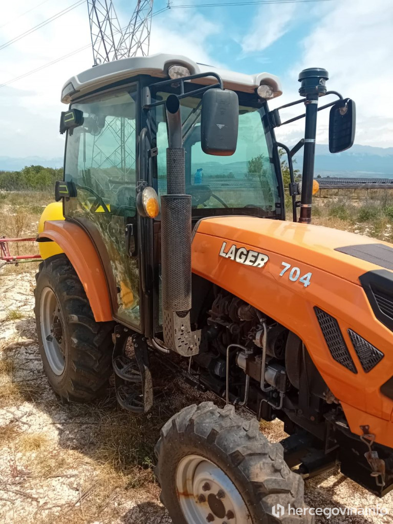 Lager traktor za prskanje trave