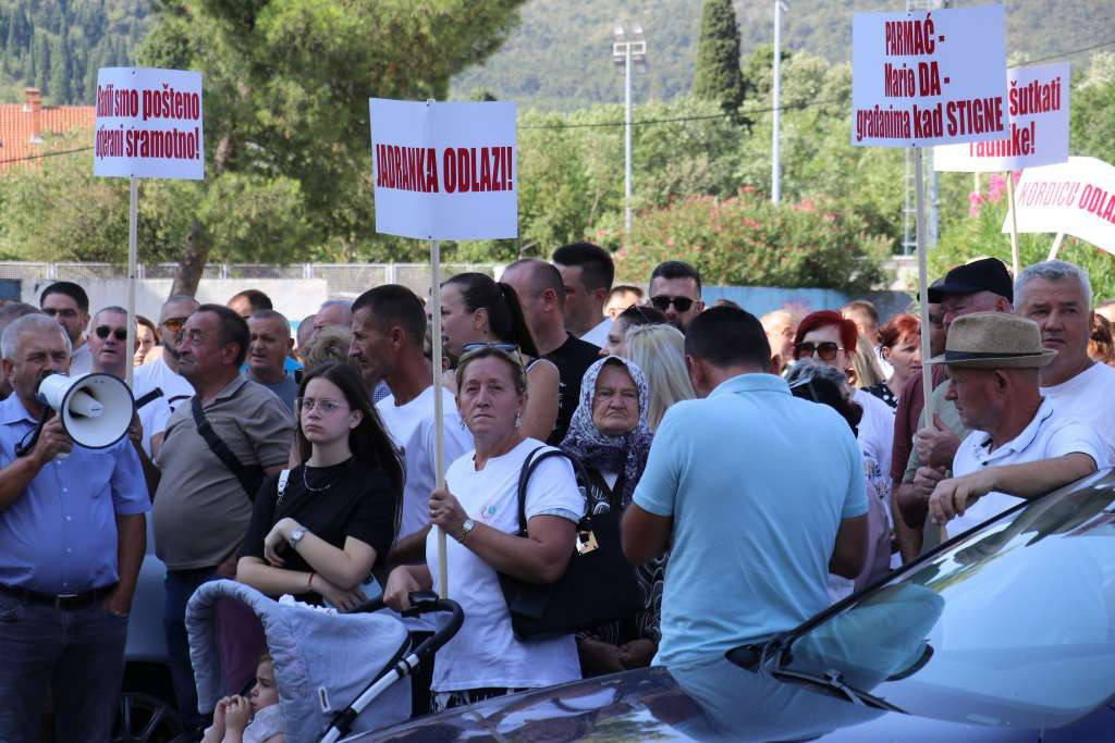 Sindikat komunalnih radnika HNŽ ispred Gradske vijećnice
