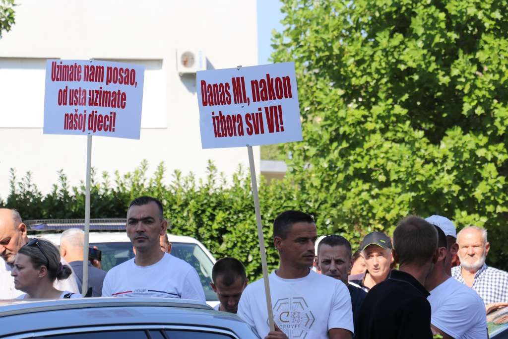 Sindikat komunalnih radnika HNŽ ispred Gradske vijećnice