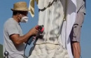 Nakon vandalizma, ljudi prionuli čišćenju Gospina kipa na Brdu ukazanja