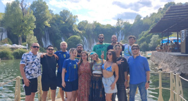 Dacesin Slobodan Tomić, influenceri Kravica