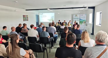 Projekt AgroSolarNet vrijedan 1,15 milijuna eura testirat će istodobnu proizvodnju hrane i solarne energije u Vinkovcima, Odžaku i Ulcinju.